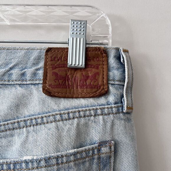 LEVI's Jeans Women's Size 30 Distressed Faded Button Fly Crop Fit Light Wash - Picture 7 of 13